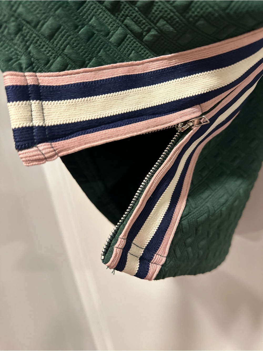 NWT Entro green Embossed Puff Sleeve Henley Top Side Zip Pink Athletic Stripes. - Picture 9 of 12